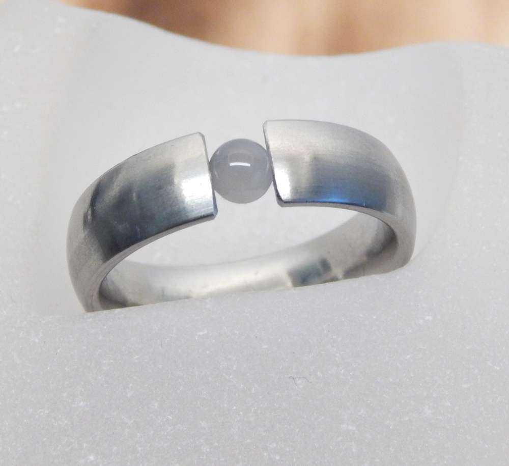 Edelstahlspann Ring mit Mondstein blau ca. 4mm AAA 
