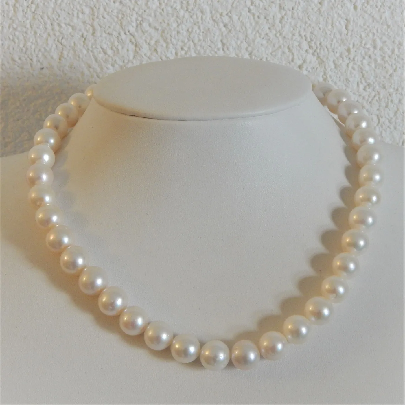 Perlenkette weiß ca. 9-10mm semi-rund AA+ 