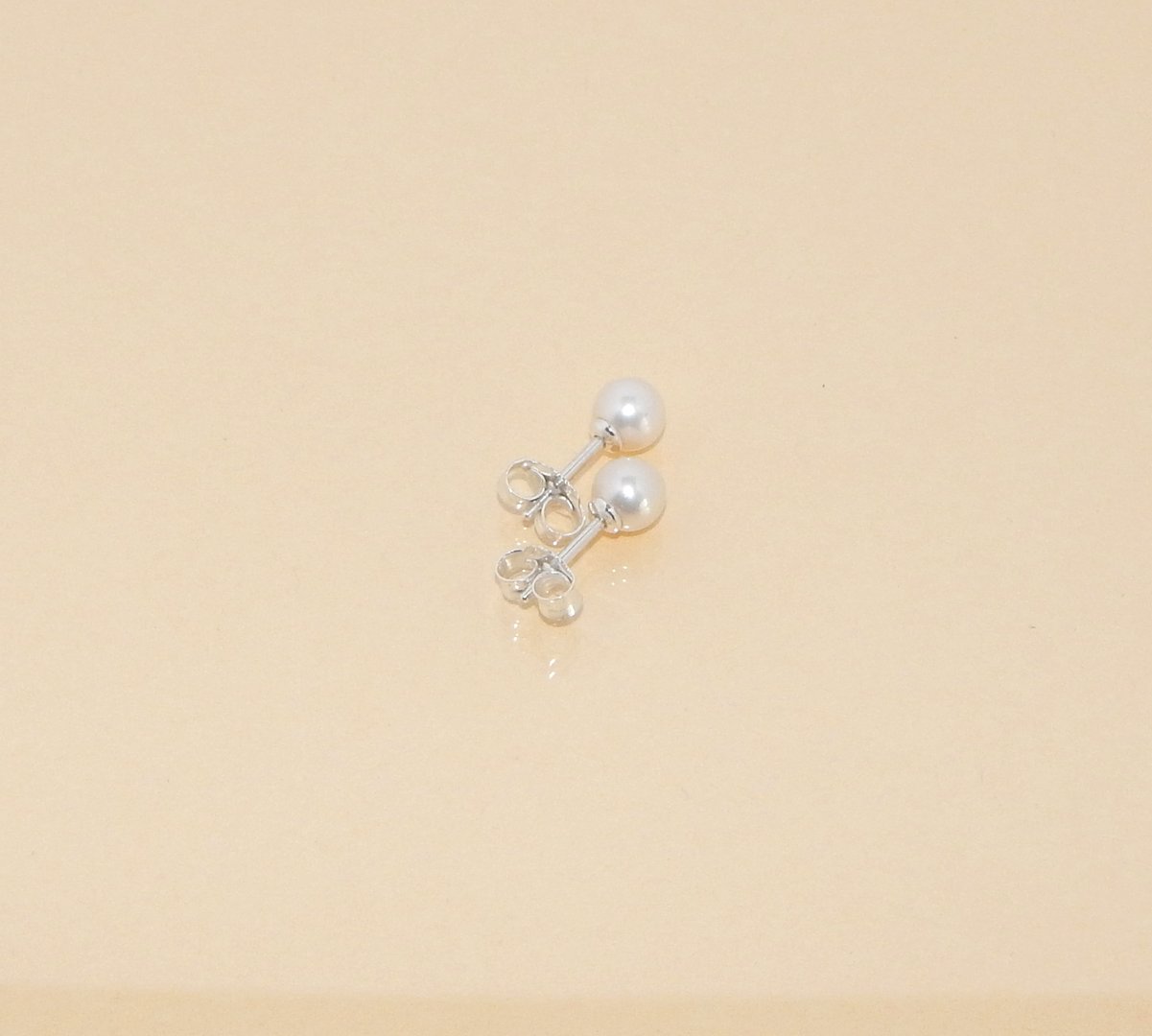 Perlenohrstecker weiß ca. 5mm AAA rund 