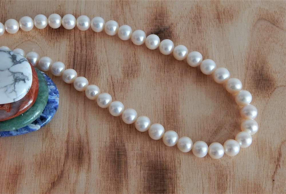 Perlenkette weiß ca. 8-9mm AAA semi-rund