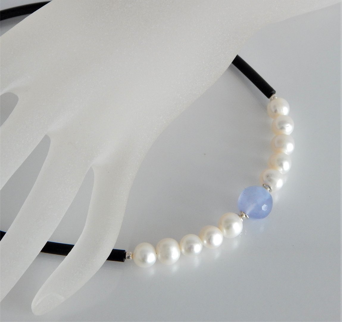 Perlenkette weiß ca. 8mm AAA und Chalcedon