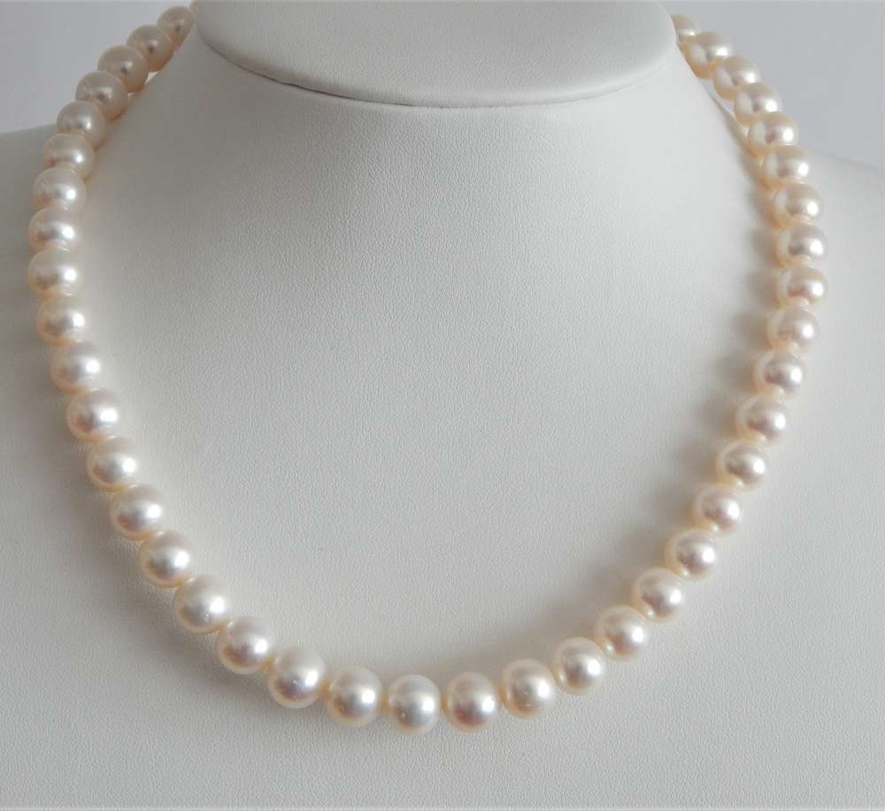 Perlenkette weiß ca. 8-9mm AAA semi-rund