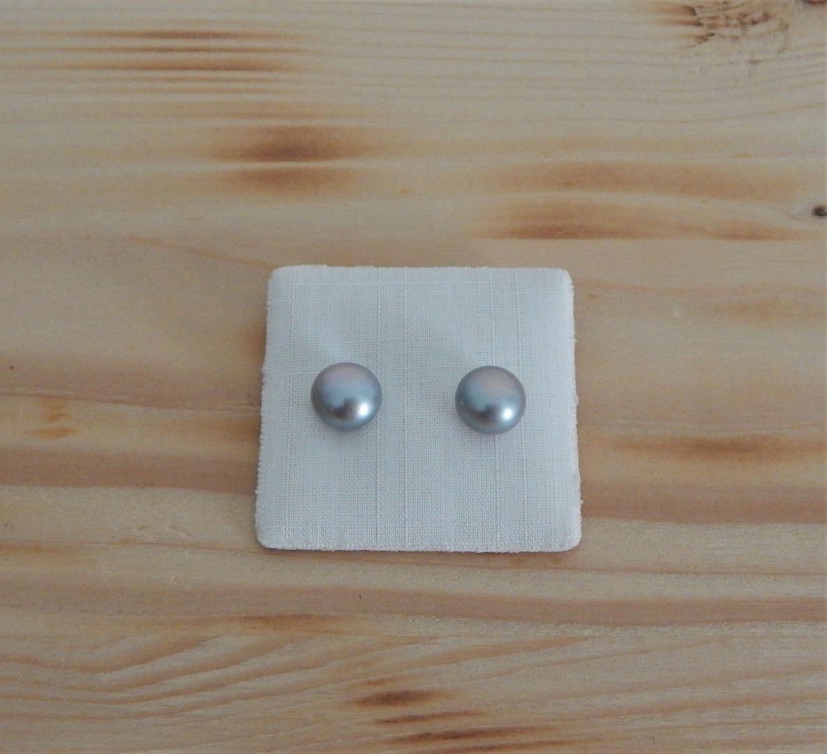 Perlenohrstecker hellgrau ca. 8mm AAA bouton