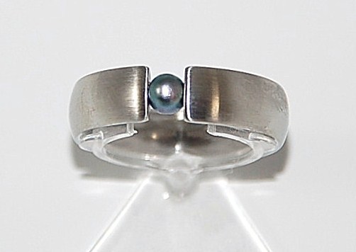 Edelstahlspann Ring mit Perle tahitifarben ca. 4-5mm 