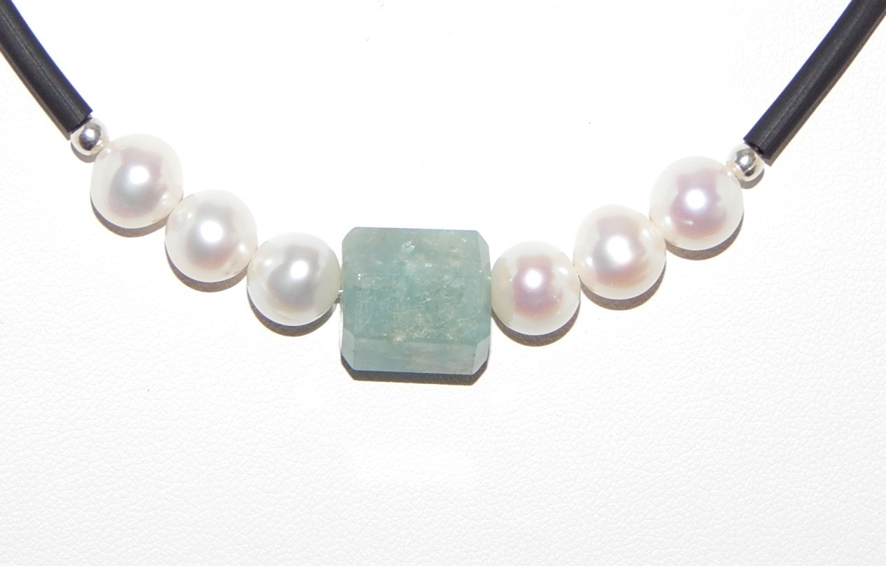 Perlenkette weiß ca. 8,5mm AAA und Aquamarin