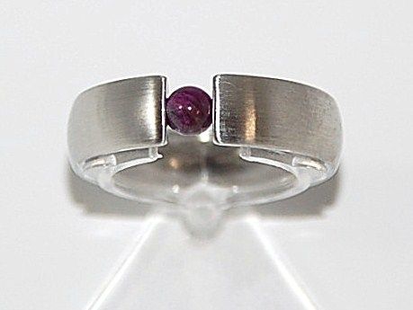 Edelstahlspann Ring mit Sugilith ca. 4mm AAA 