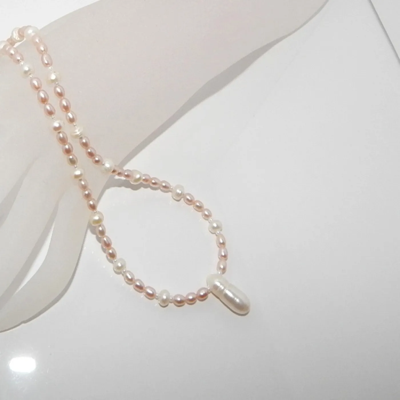 Perlenkette weiß/rose ca. 5mm AA bouton und reiskorn